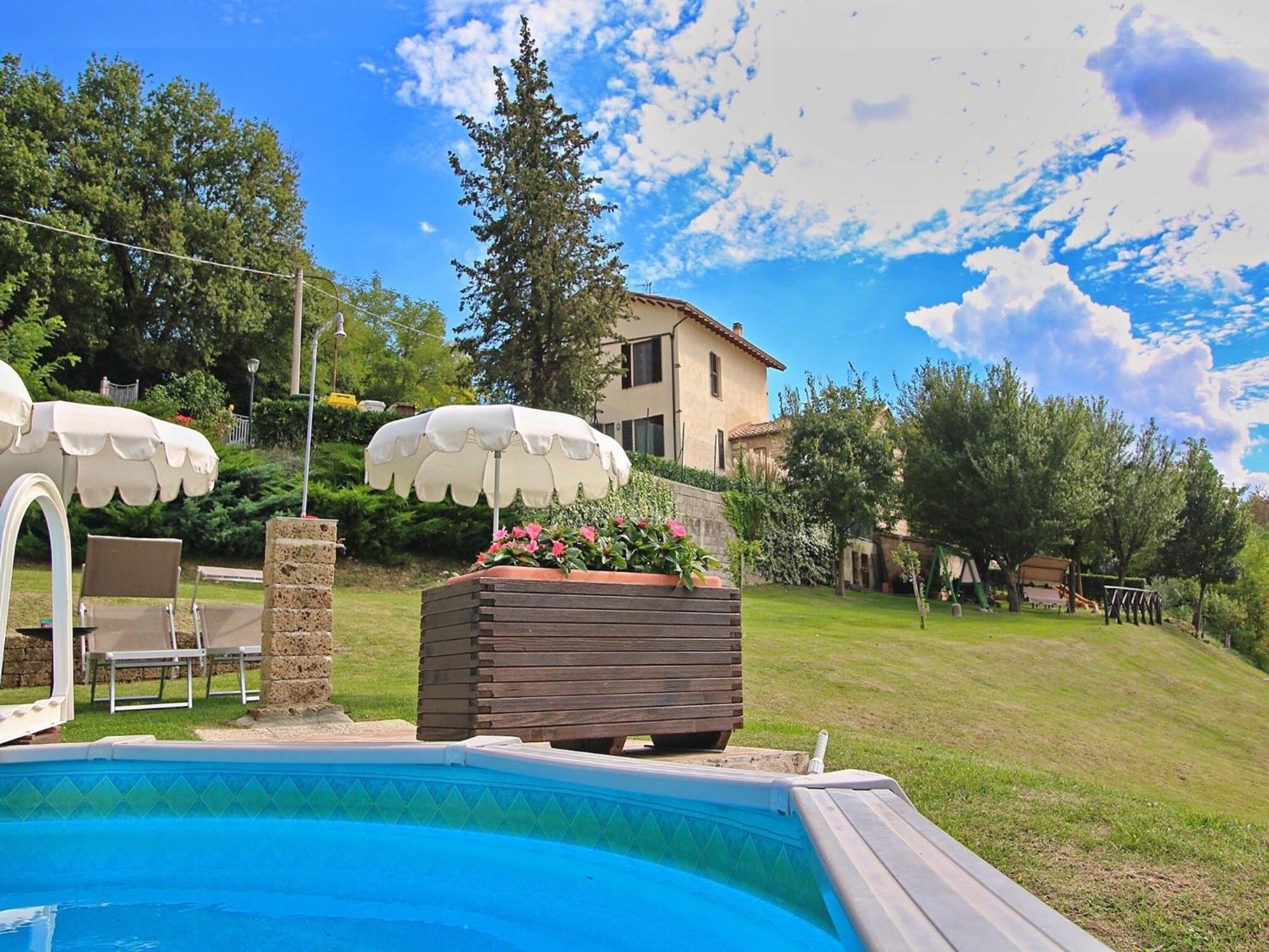 Nice Flat In Arcevia With Swimming Pool Екстериор снимка