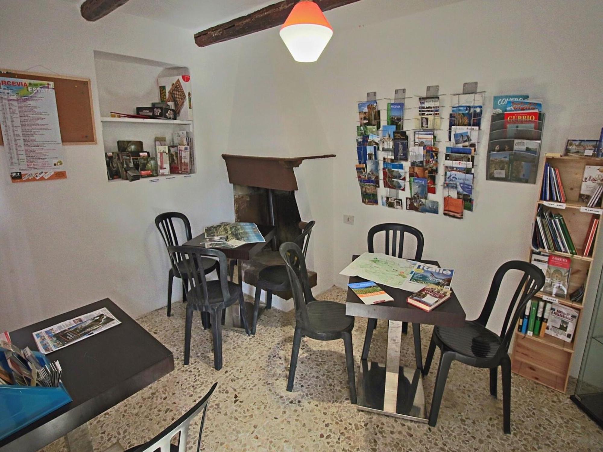 Nice Flat In Arcevia With Swimming Pool Екстериор снимка
