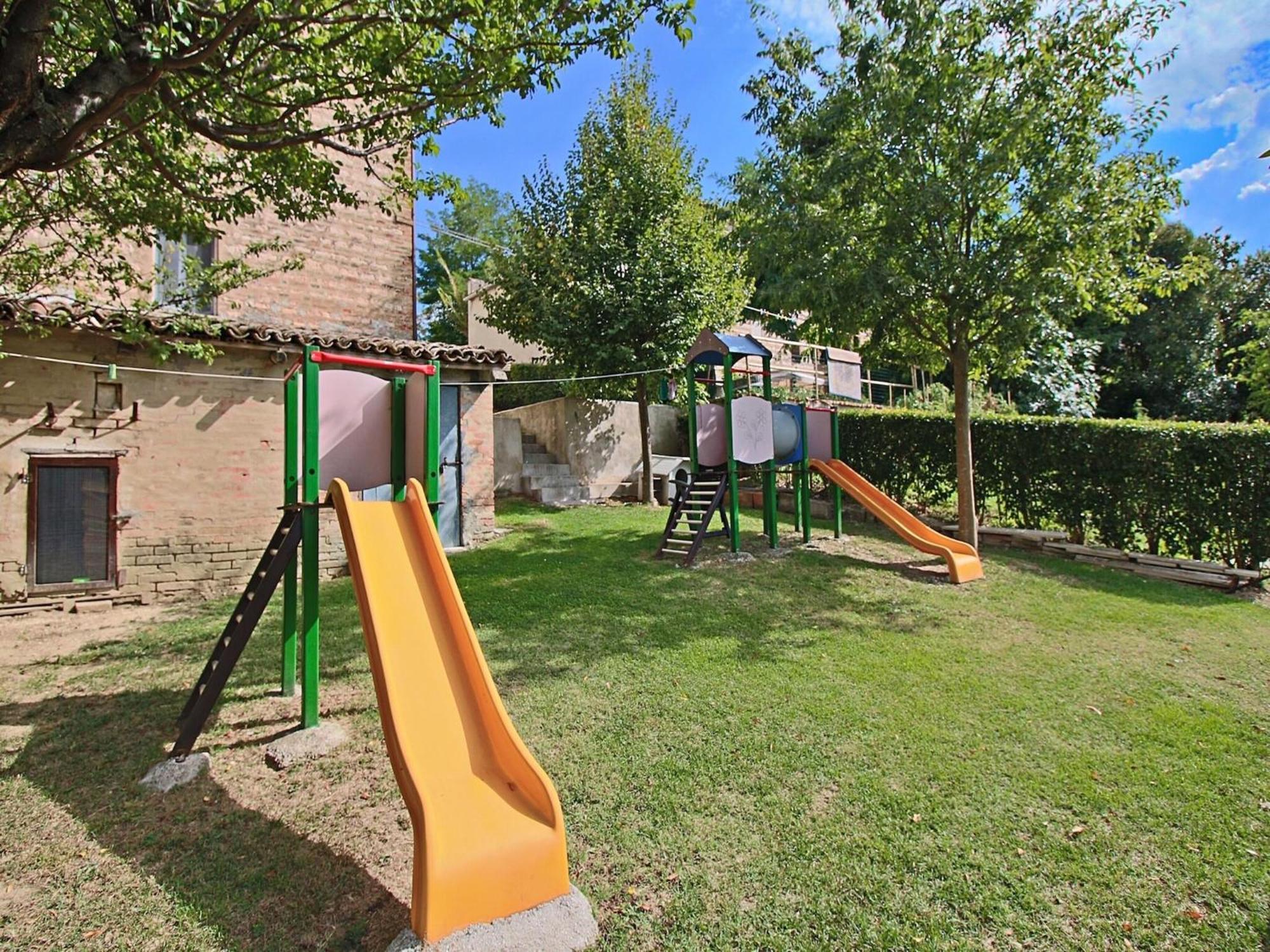 Nice Flat In Arcevia With Swimming Pool Екстериор снимка
