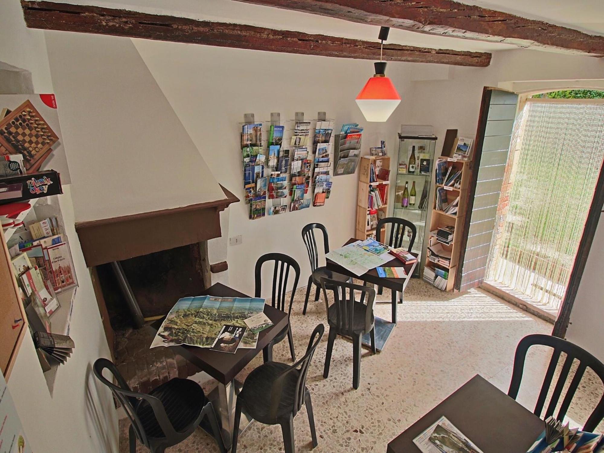 Nice Flat In Arcevia With Swimming Pool Екстериор снимка