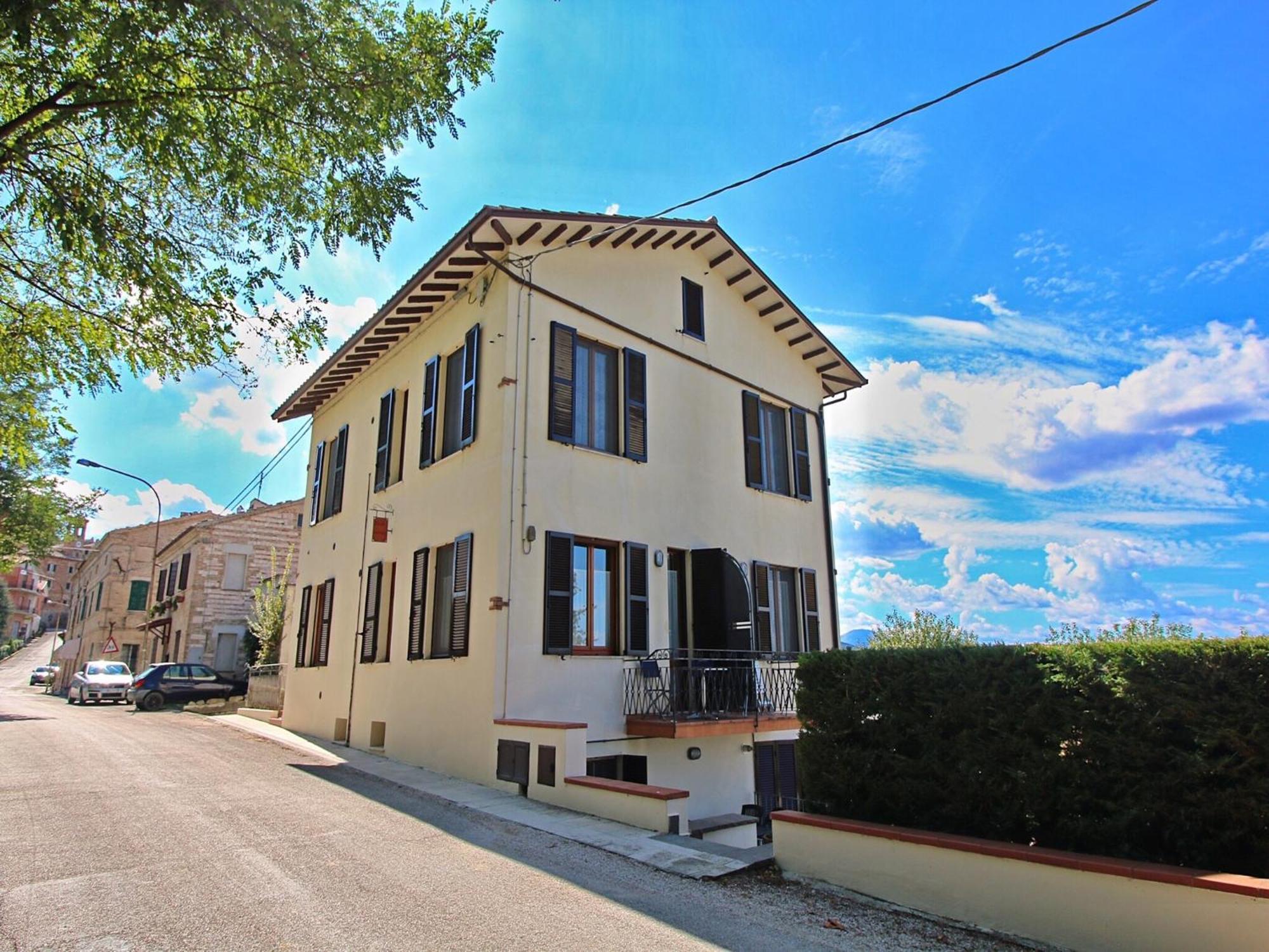 Nice Flat In Arcevia With Swimming Pool Екстериор снимка