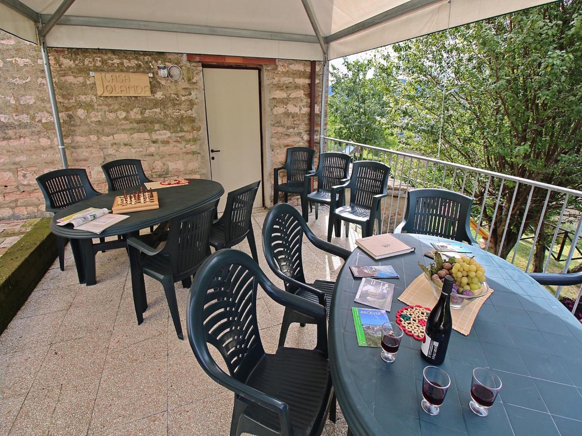 Nice Flat In Arcevia With Swimming Pool Екстериор снимка