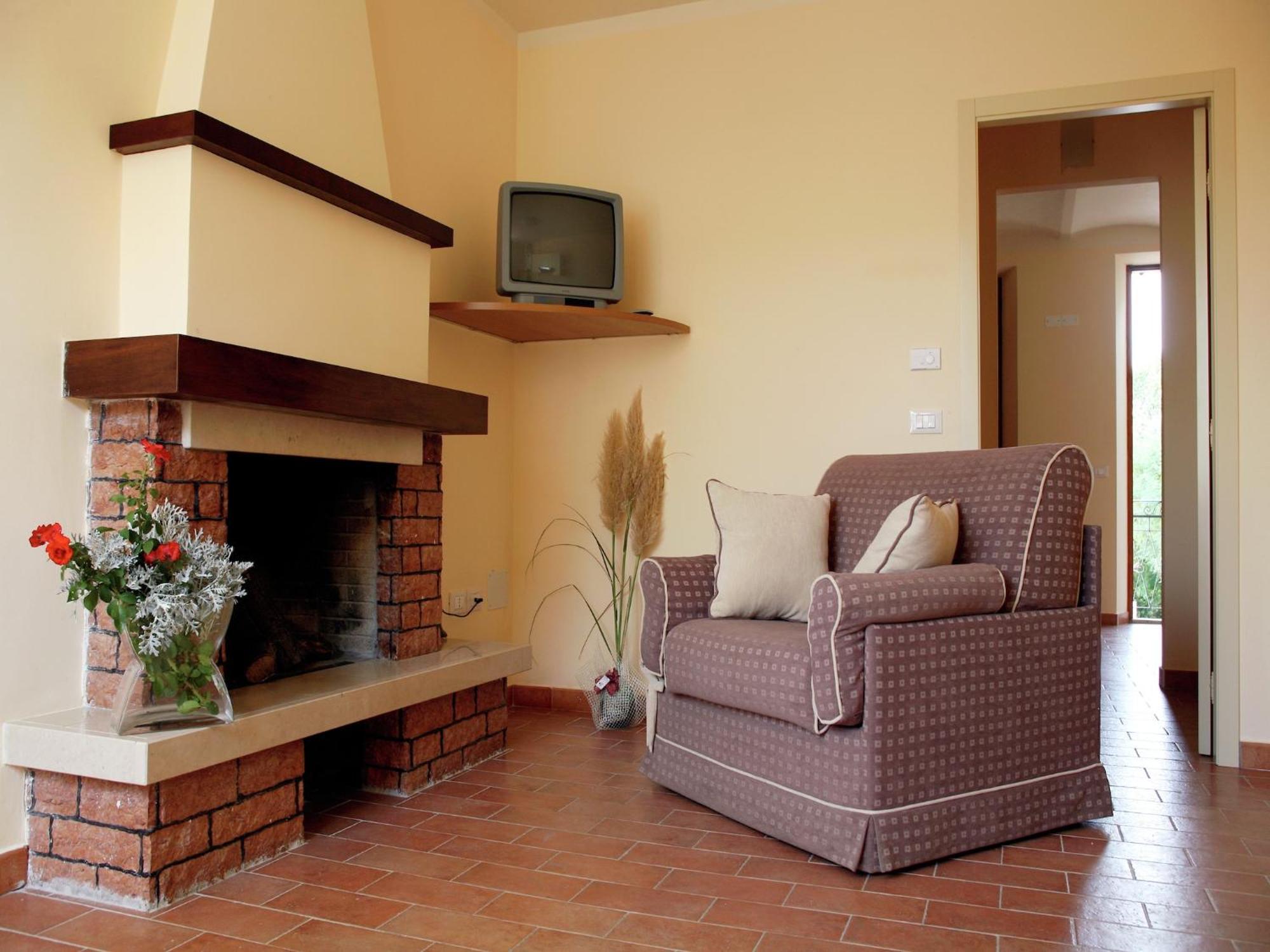 Nice Flat In Arcevia With Swimming Pool Екстериор снимка