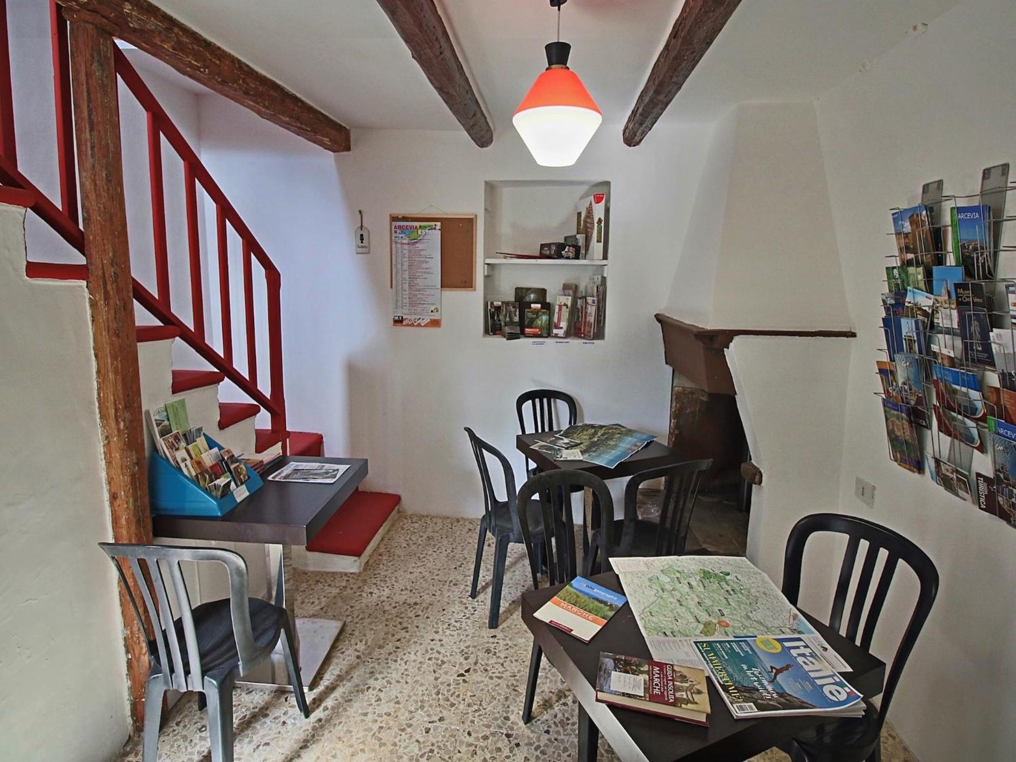 Nice Flat In Arcevia With Swimming Pool Екстериор снимка