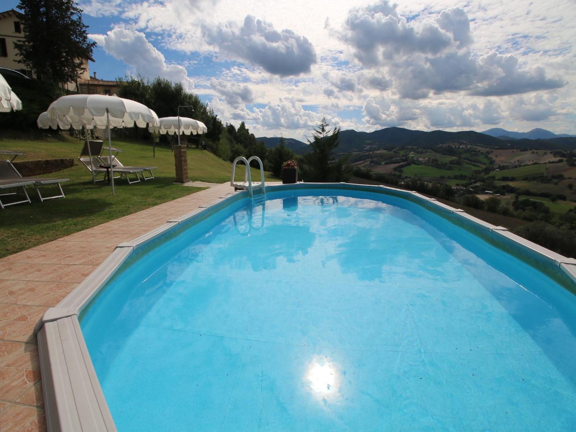 Nice Flat In Arcevia With Swimming Pool Екстериор снимка