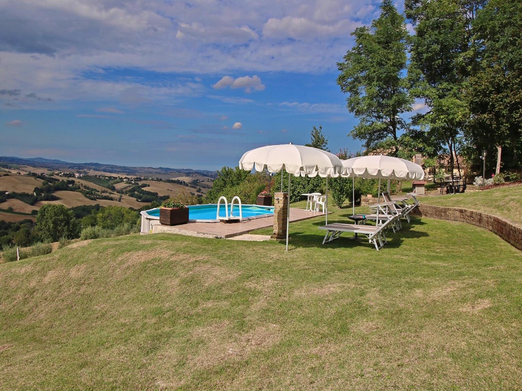 Nice Flat In Arcevia With Swimming Pool Екстериор снимка