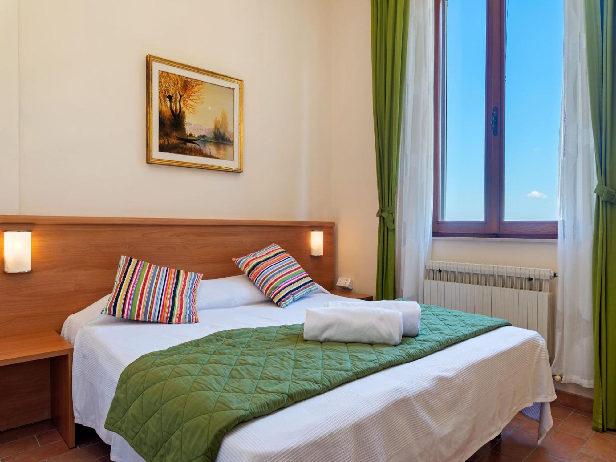 Nice Flat In Arcevia With Swimming Pool Екстериор снимка